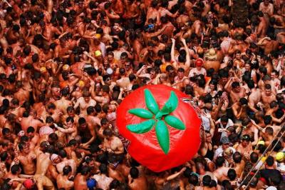 Bunol La Tomatina Festival Trip by Coach from Valencia