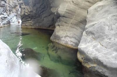 Full Day Wadi Bani and Snake Gorge Private Tour by 4x4
