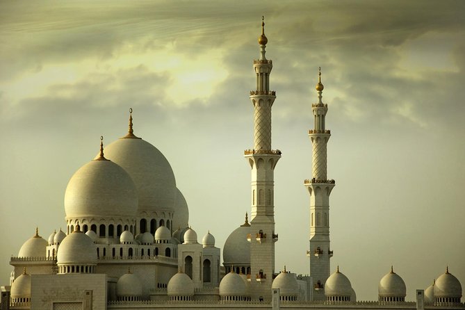 Half Day Abu Dhabi City Tour -Heritage Village-Gold Souk and Dates Market & More