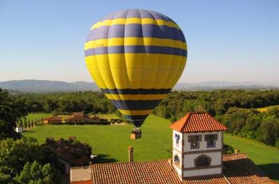 Hot-Air Balloon Flight Over Catalonia with Pick-up from Barcelona