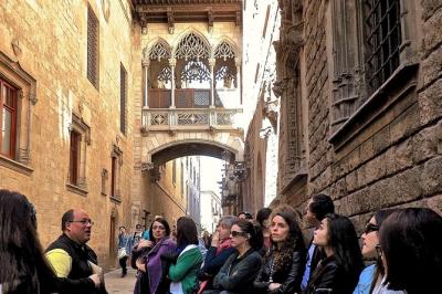 Old Town and G?tic Quarter in Barcelona: Private Guided Walking Tour