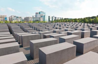 Private Walking Tour: World War 2 and Cold War Sites in Berlin