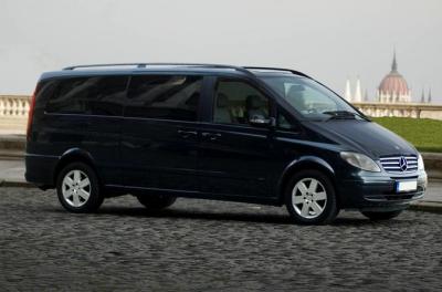 Luxury Van Private Arrival Transfer: Berlin Schonefeld Airport