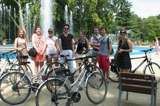 Budapest Sightseeing Tour by Bike with Lunch