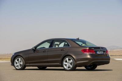 Private Transfer: From Budapest to Prague in a Business Car