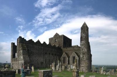 Group Travel for Solo Female Travelers - IRELAND & SCOTLAND - June 27 - July 7