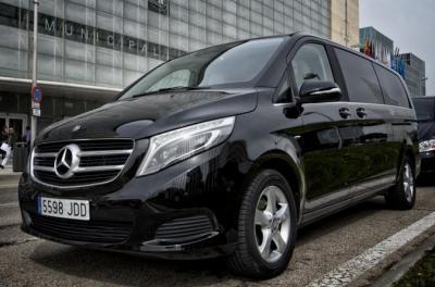 Arrival Private Transfer Glasgow GLA Airport to Edinburgh City by Luxury Van