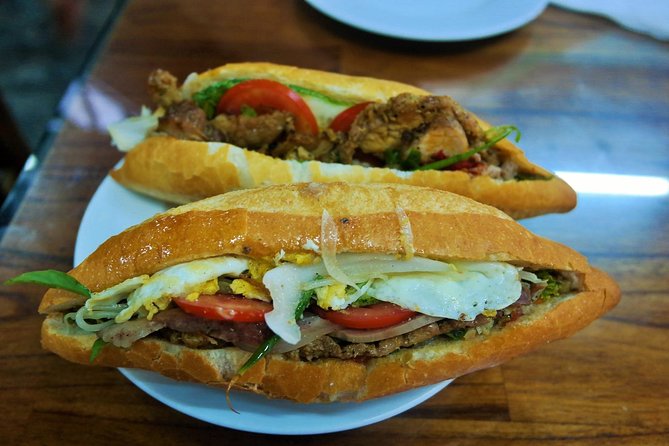 Hoi An Street Food Walking Tour with Tastings
