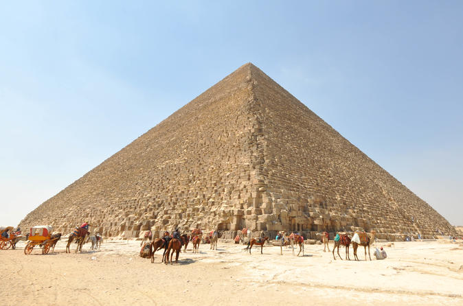 Hurghada Cairo Private Day Trip with Giza Pyramids, Sphinx, and Sakkara