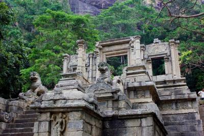 Private Day Trip to Sri Lanka's Northwest: Ancient Kingdoms Tour from Colombo