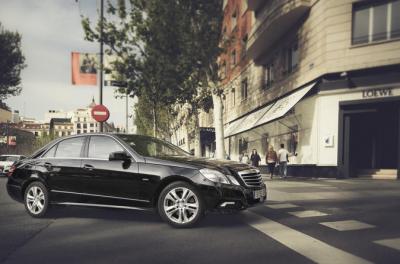 Luxembourg City Departure Private Transfer to Luxembourg LUX in Business Car
