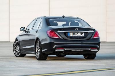 Luxury Vehicle Private Departure Transfer: Prague PRG Airport