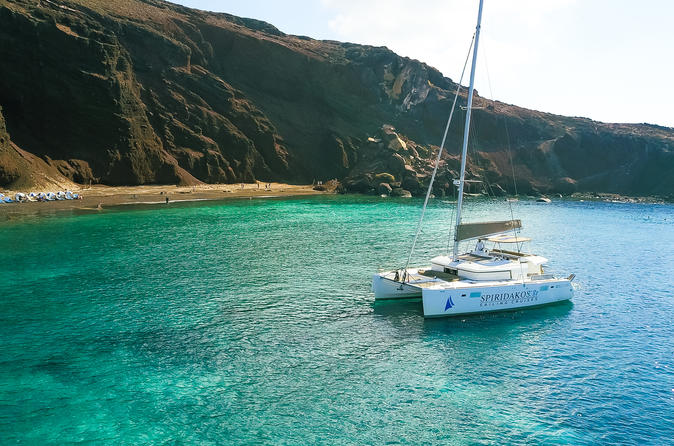 Sailing Cruise in Santorini to Red Beach and Akrotini with BBQ and Drinks