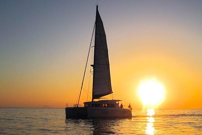 Caldera Panorama Sunset Cruise with Drinks and Lunch from Santorini