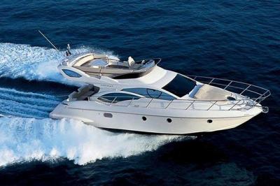 Private Motor Yacht Cruise in Santorini with BBQ and Drinks