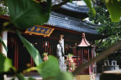 A new experience of old traditional Shanghai (Private)