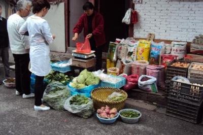 Private 2-Hour Shanghai Lanes and Alleyways Walking Tour