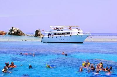 Boat Trip Snorkeling Or Diving