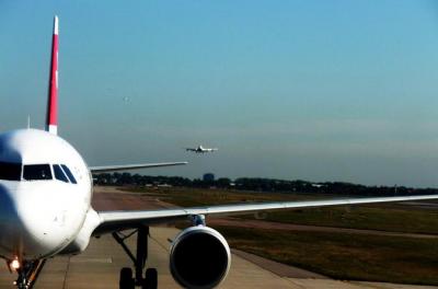 Singapore Shared Arrival Transfer: Airport to Hotel
